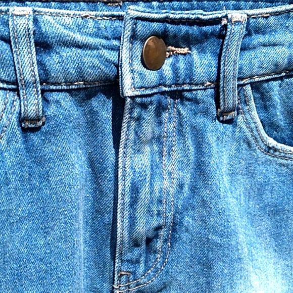 Nwt Denim Skirt ( Size 4) - Picture 3 of 12